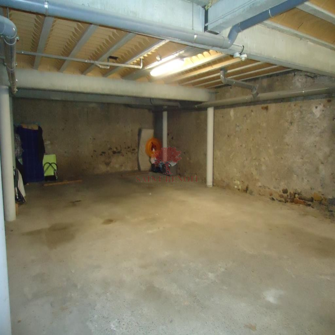 location Exclusivité location Emplacement de stationnement dans garage collectif Saint